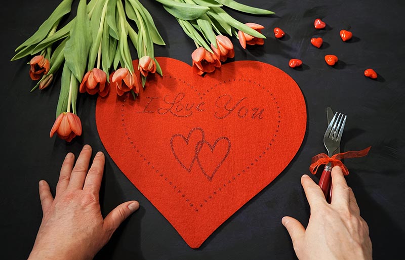 table setting placemat shape heart knife | valentines day sewing project ideas